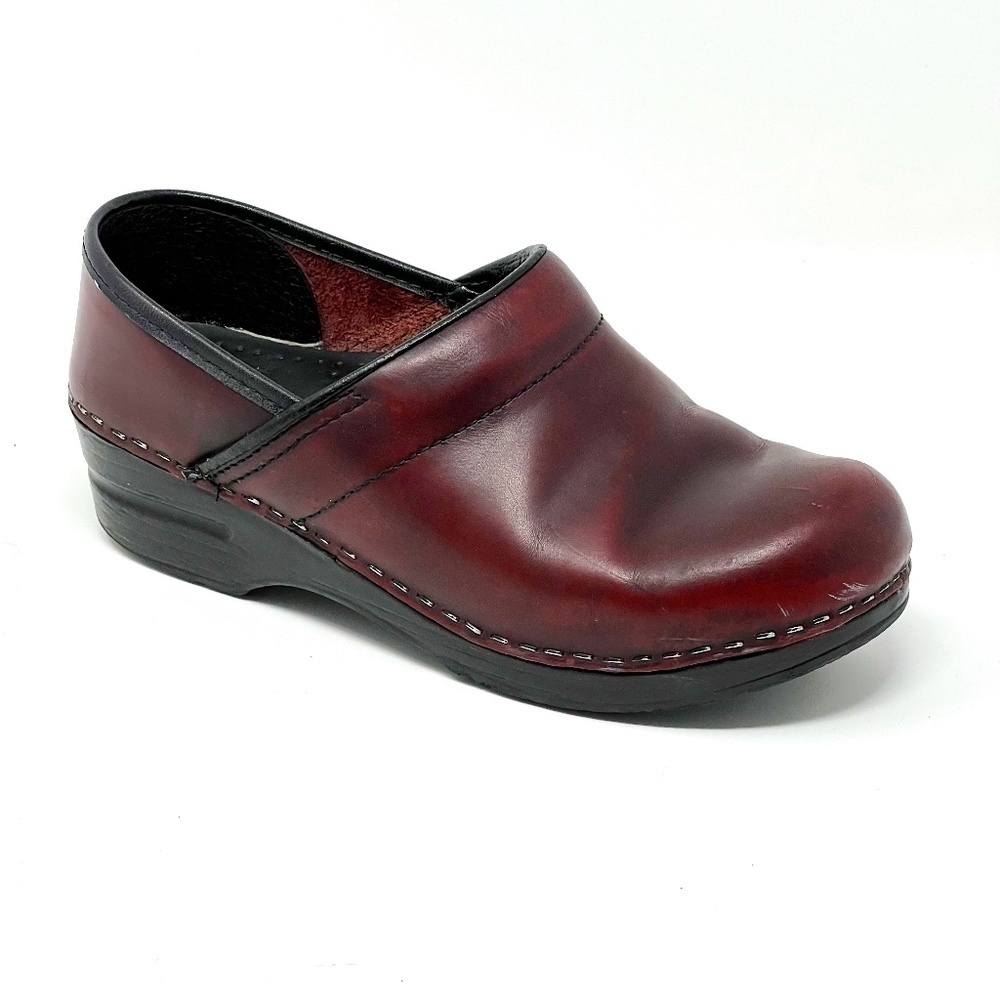 Dansko Clogs Size 37EU / 6.5-7 US Burgundy All Day Comfort Arch Support Slip-On